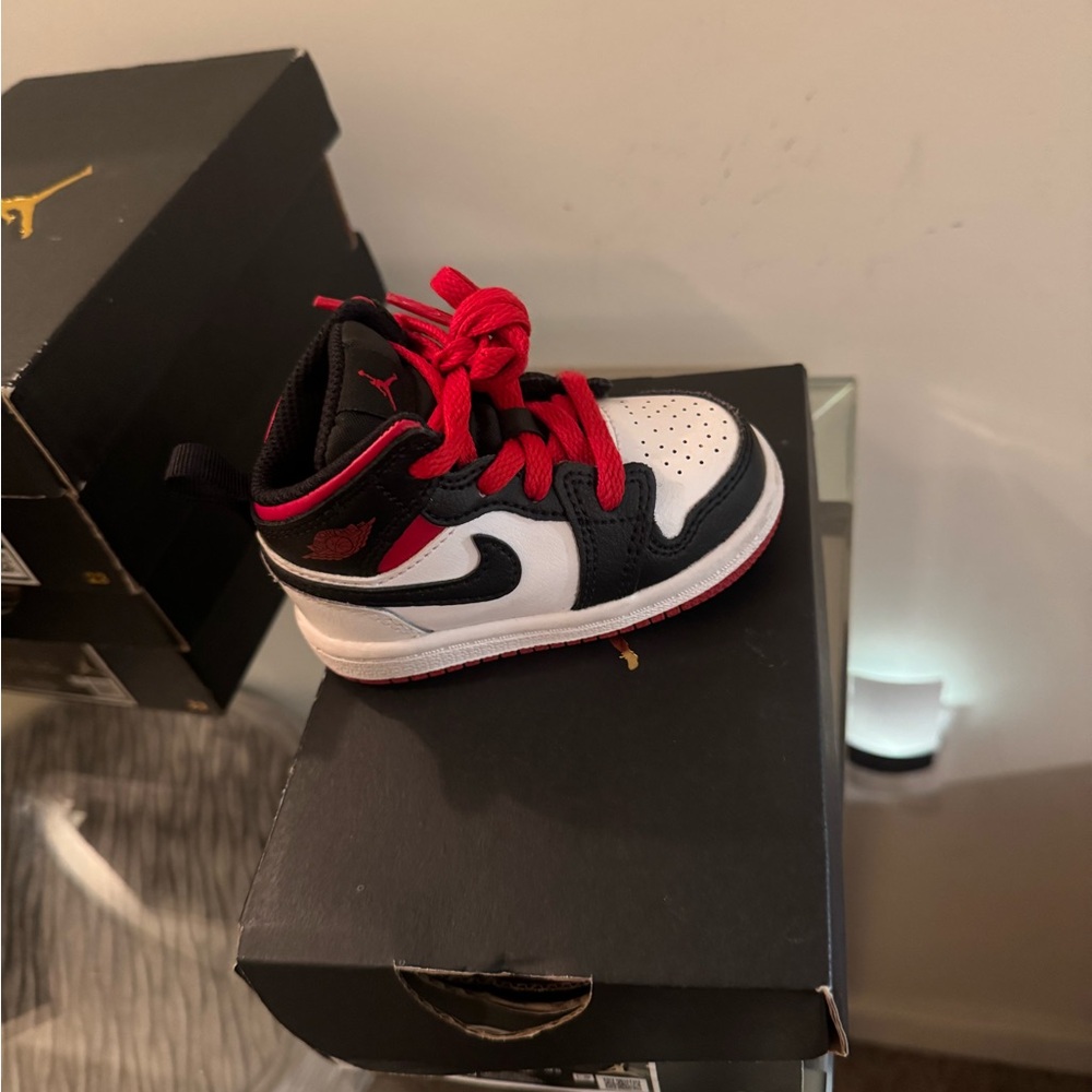 Nike Kids Black, White & Red High-Top Sneakers